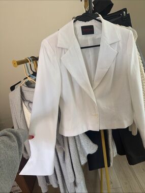 White Single-Button Tailored Blazer